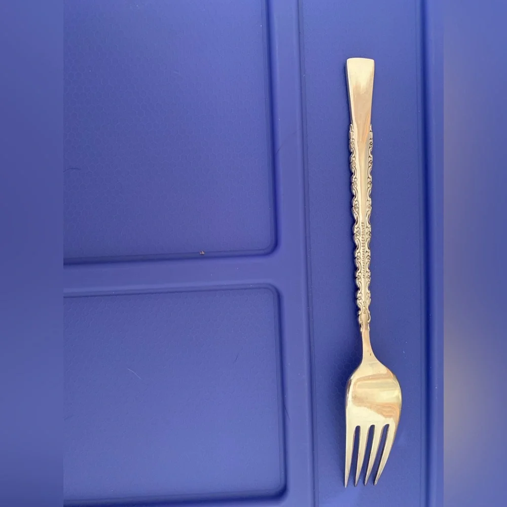 (1) VINTAGE Antique Replacement Piece international deep silver inlaid Fork